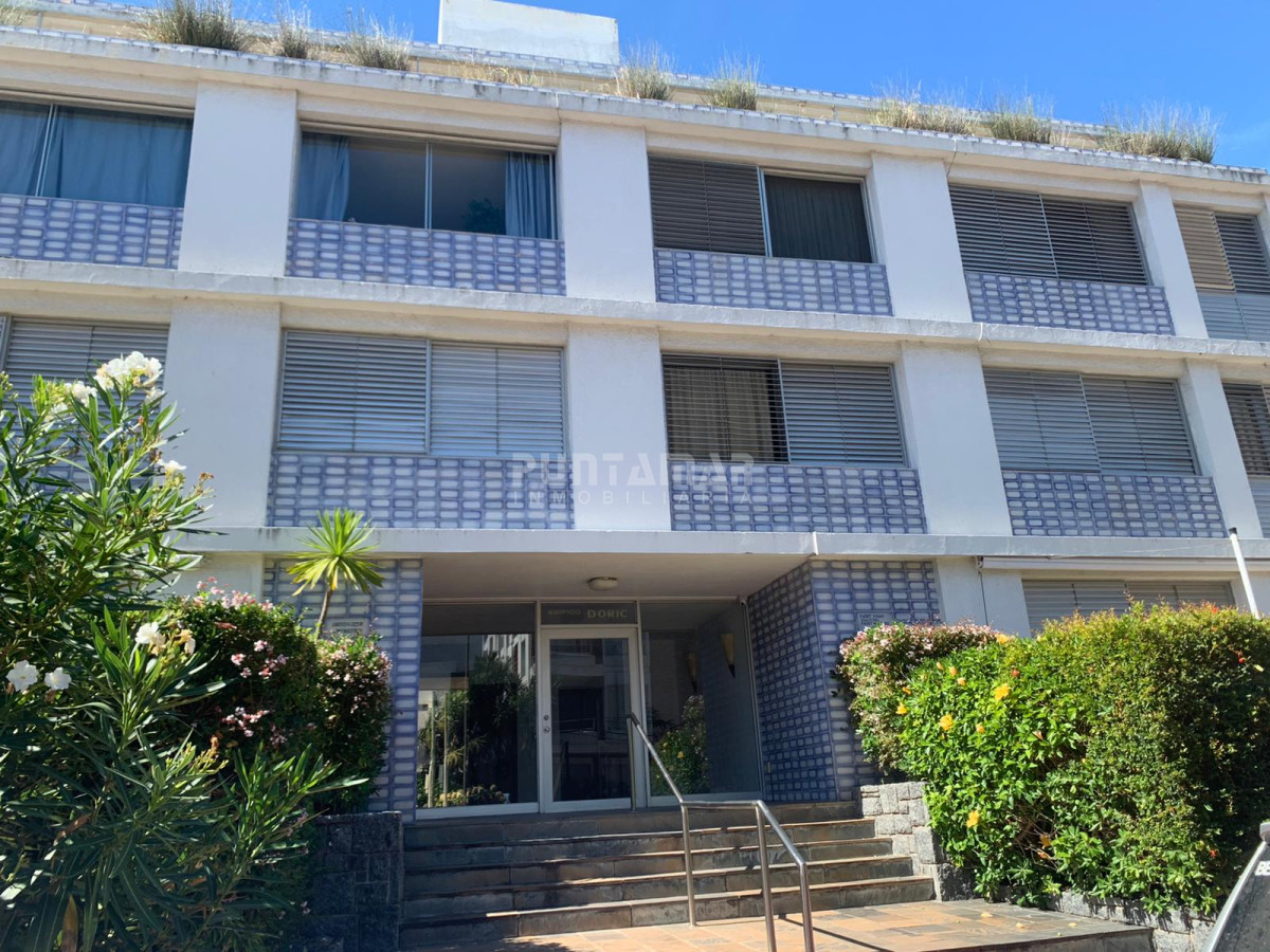Apartamento ID.212268 - VENTA DE  APARTAMENTO  EN PUNTA DEL ESTE  A PASOS DEL PUERTO, 4 DORMITORIOS Y 3 BAÑOS