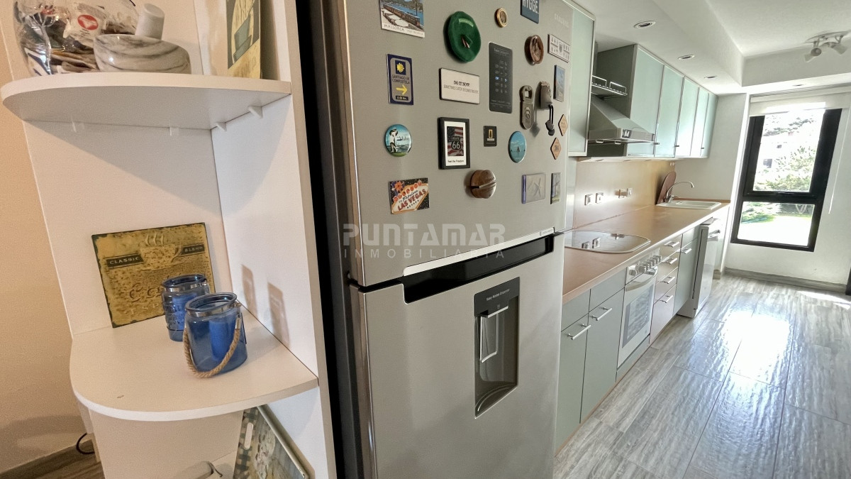 Apartamento ID.213160 - ALQUILER HERMOSO APARTAMENTO SOBRE EL MAR PARADA 26 DE LA BRAVA 