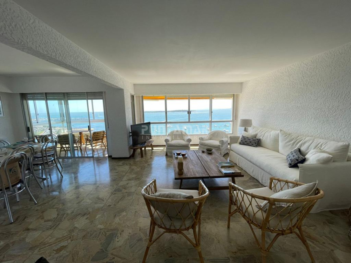 Apartamento ID.212832 - Malecon esquinero en alquiler