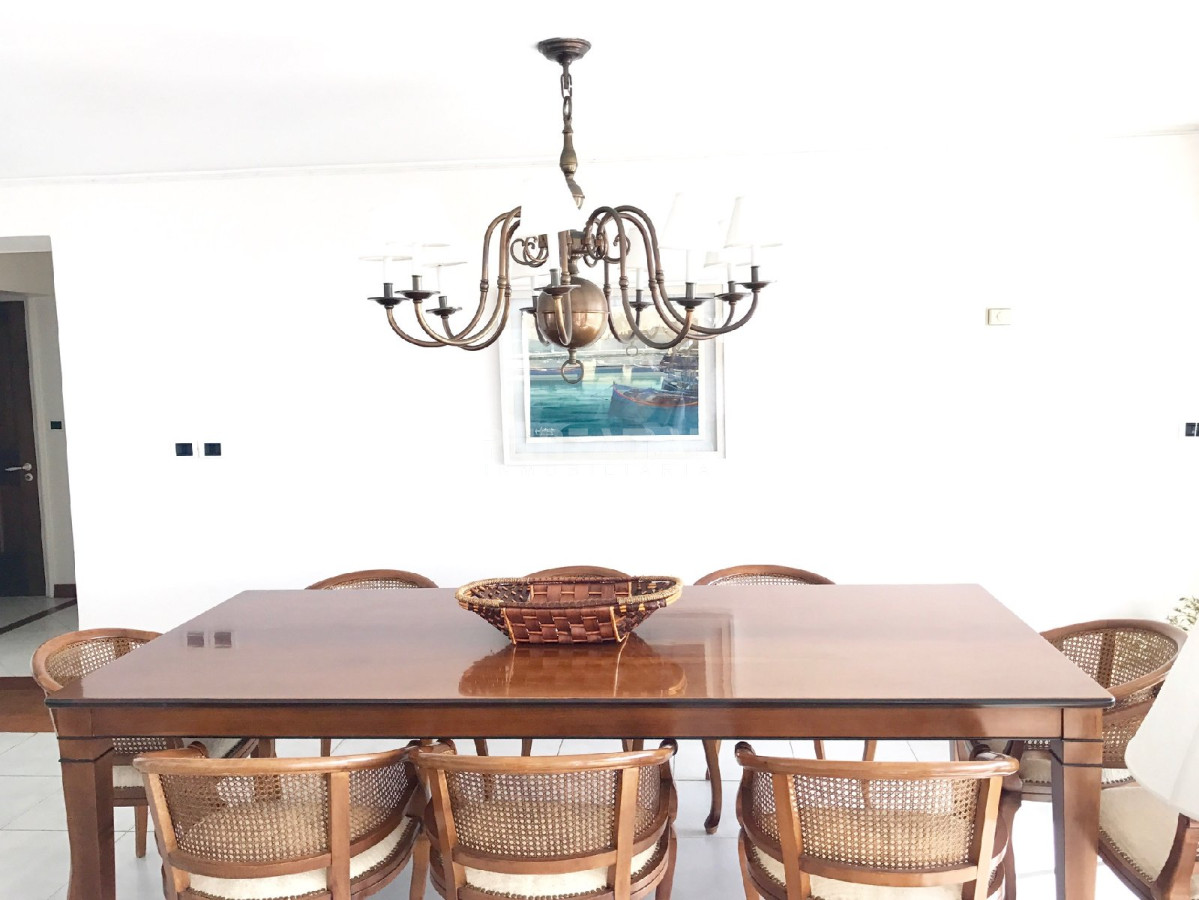 Apartamento ID.210198 - Muy bueno y amplio. Frente al puerto
