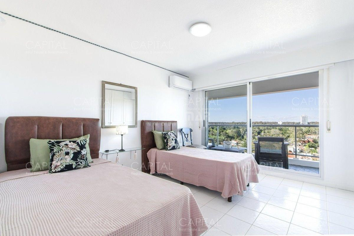 Apartamento ID.213501 - ALQUILER DEPARTAMENTO DE 2 DORMS - PISO 11 A PASOS DEL MAR - PLAYA MANSA