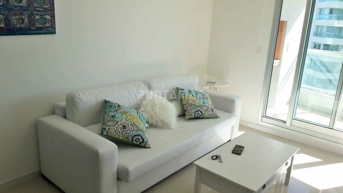 Apartamento ID.211642 - DEPARTAMENTO DE 1 DORMITORIO EN EDIFICIO DE CATEGORIA 