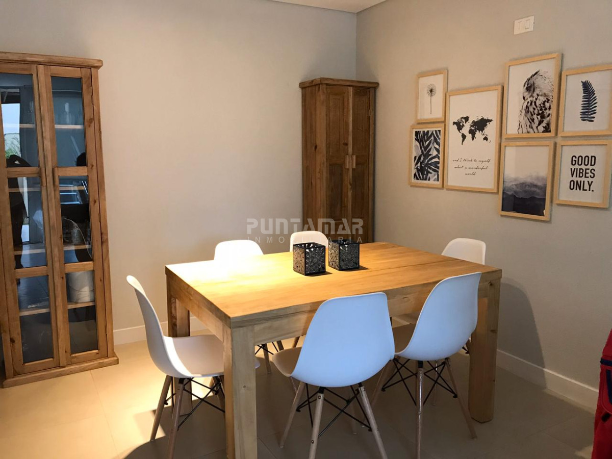 Apartamento ID.211984 - APARTAMENTO EN ALQUILER CON UN LINDO PATIO CON PARRILLERO Y JARDIN SUPER DISFRUTABLE. 