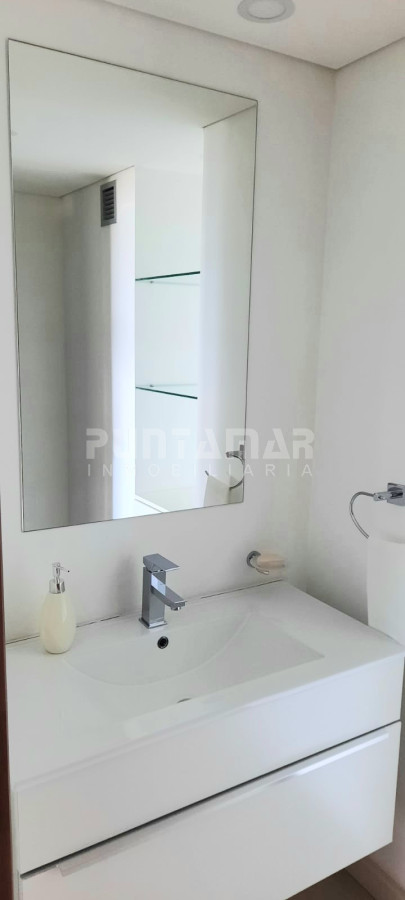 Apartamento ID.212418 - EXCELENTE APARTAMENTO EN EDIFICIO LOOK BRAVA, 3 DORMITORIOS, 1 EN SUITE, BALCON TERRAZA CON PARRILLERO,GARAGE 