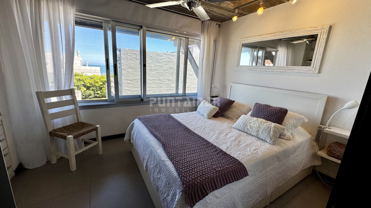 Apartamento ID.213853 - ALQUILER HERMOSO TRIPLEX CON VISTA AL MAR EN LA BARRA