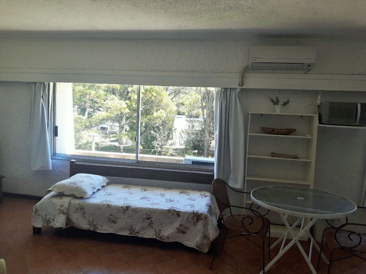 Apartamento ID.211754 - LINDO MONOAMBIENTE UBICADO EN PARADA 12 DE ROOSEVELT , A PASOS DE SUPERMERCADO DEVOTO Y A SEIS CUADRAS DE LA PLAYA 