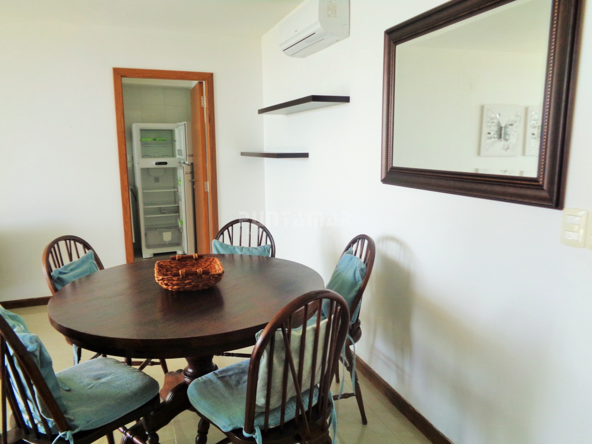 Apartamento ID.211840 - DIVINO APARTAMENTO UBICADO EN PLANTA BAJA CON TERRAZA AL PARQUE , PARRILLERO PROPIO Y  VISTA PANORAMICA HACIA LA PLAYA Y PUESTA DE SOL.