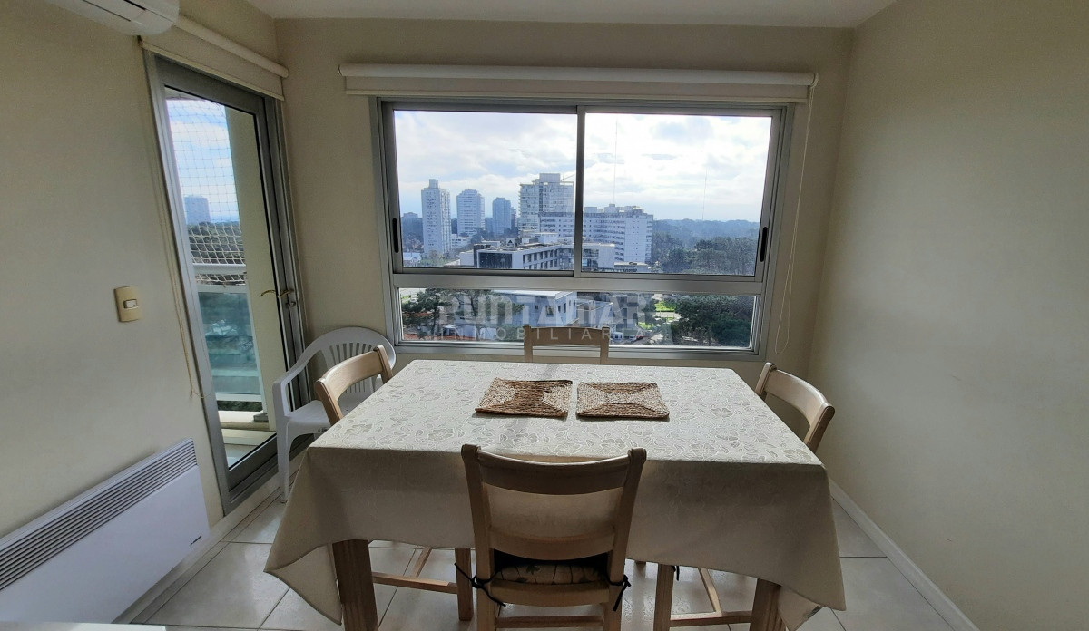 Apartamento ID.213016 - DEPARTAMENTO DE 2 DORMITORIOS EN PISO ALTO DE MUY BUEN EDIFICIO