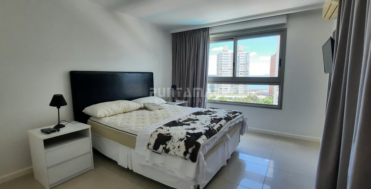 Apartamento ID.1357 - IMPORTANTE DEPARTAMENTO DE 3 DORMITORIOS EN SUITE EN EDIFICIO DE CATEGORIA