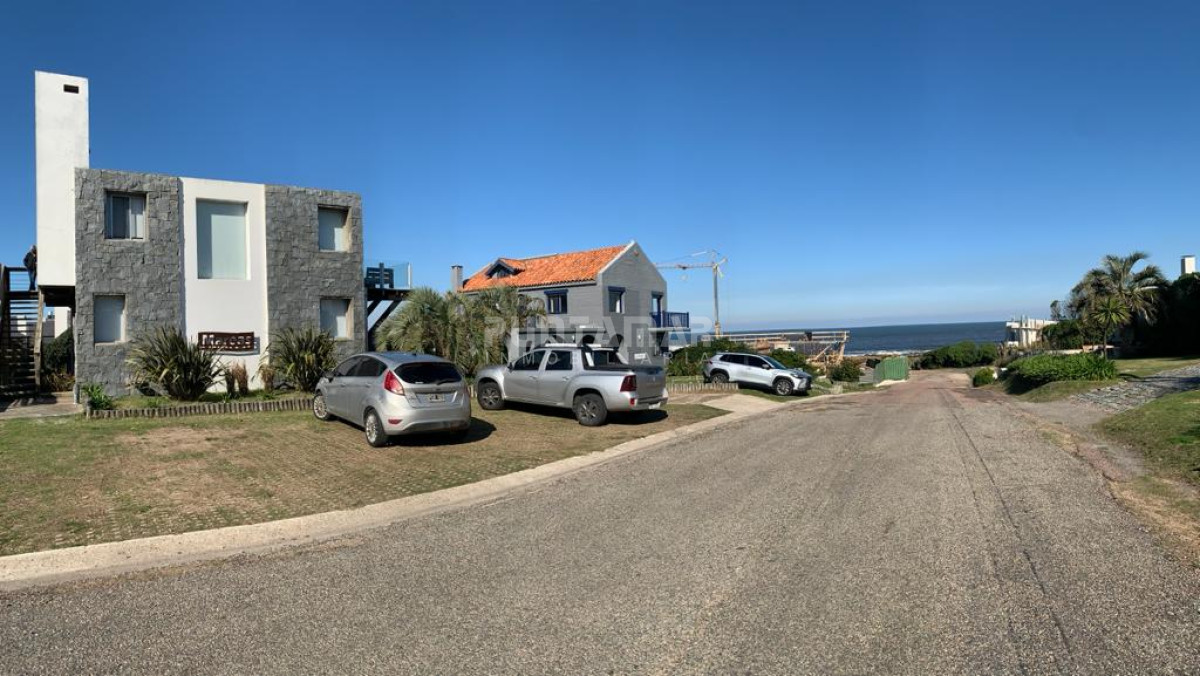 Apartamento ID.212752 - APARTAMENTO DE 3 DORMITORIOS, EN 3 NIVELES, CON INCREIBLES VISTAS AL MAR 