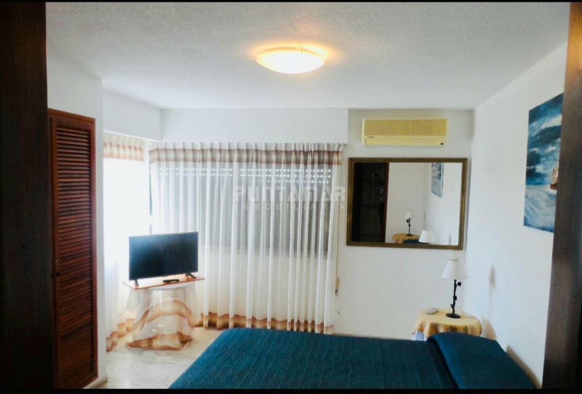 Apartamento ID.213390 - DEPARTAMENTO DE 4 DORMITORIOS EN ZONA ROOSEVELT 