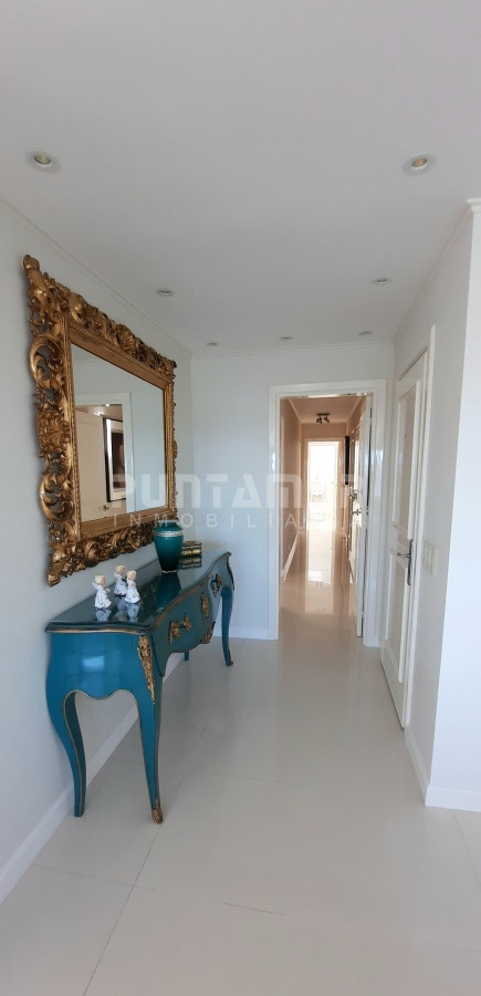 Apartamento ID.213312 - IMPORTANTE DEPARTAMENTO DE 3 DORMITORIOS EN PRIMERA LINEA DE LA MANSA 