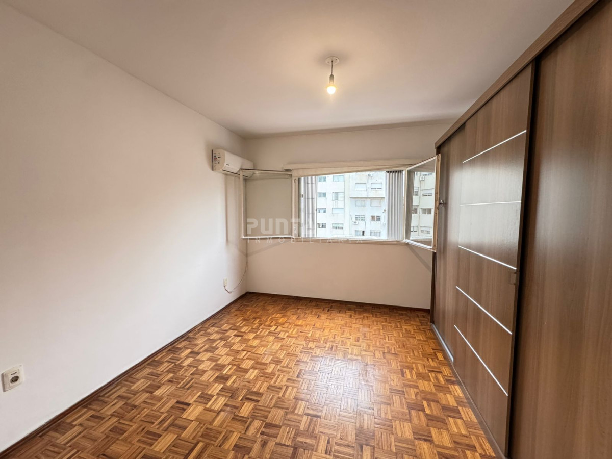 Apartamento ID.213675 - OPORTUNIDAD VENTA APARTAMENTO 2  DORMITORIOS EN POCITOS 100 METROS DE LA RAMBLA