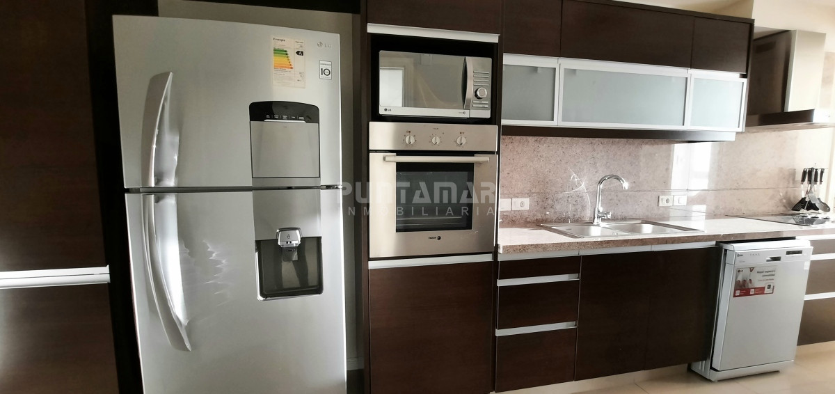 Apartamento ID.213329 - IMPORTANTE DEPARTAMENTO DE 3 DORMITORIOS EN SUITE EN EDIFICIO DE CATEGORIA