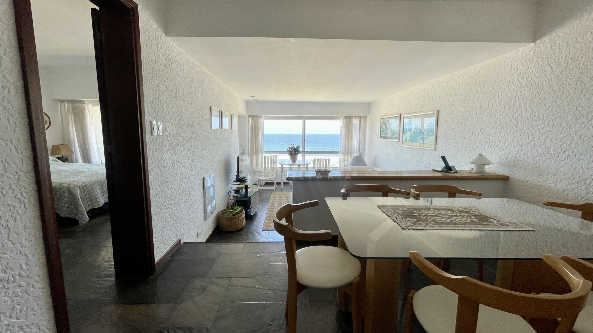 Apartamento ID.213221 - MUY LINDO APARTAMENTO DE UN DORMITORIO PRIMERA LINEA AL MAR 