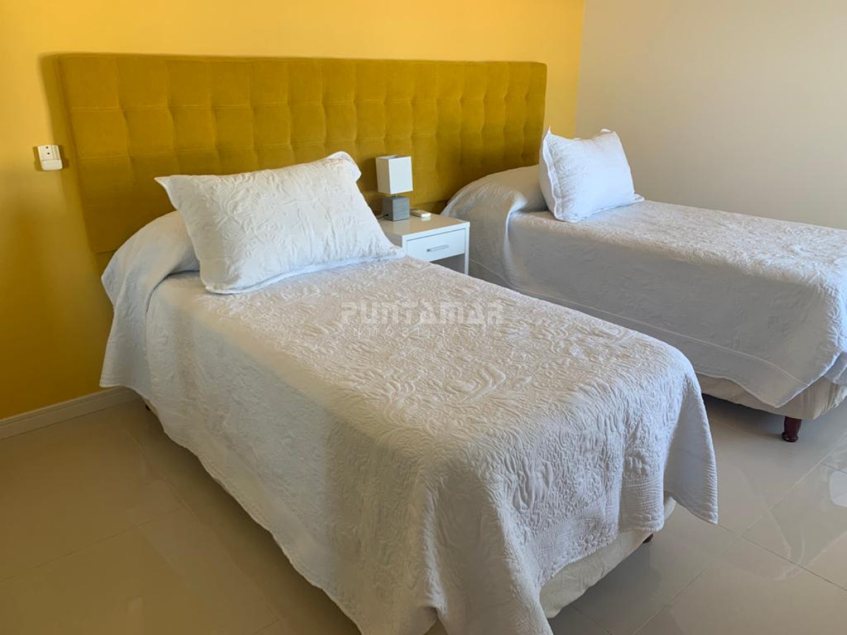Apartamento ID.212207 - DEPARTAMENTO DE 3 DORMITORIOS EN LA BRAVA EN EDIFICIO DE CATEGORIA