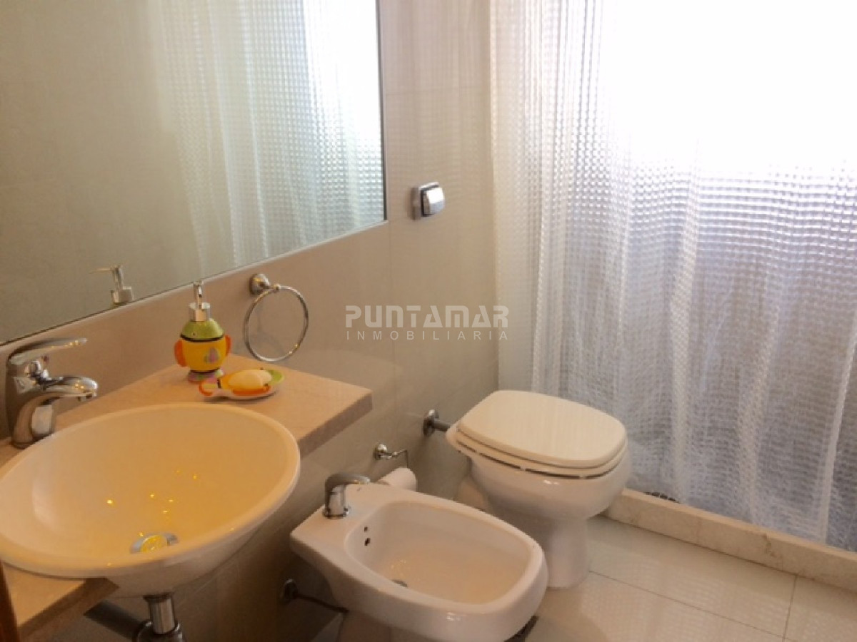 Apartamento ID.9085 - ALQUILER ANUAL O INVERNAL DEPARTAMENTO DE DOS DORMITORIOS  FRENTE AL MAR EN LA BRAVA