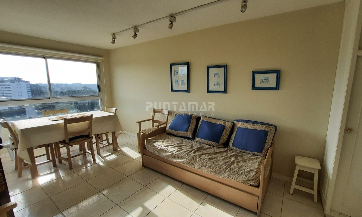 Apartamento ID.213016 - DEPARTAMENTO DE 2 DORMITORIOS EN PISO ALTO DE MUY BUEN EDIFICIO