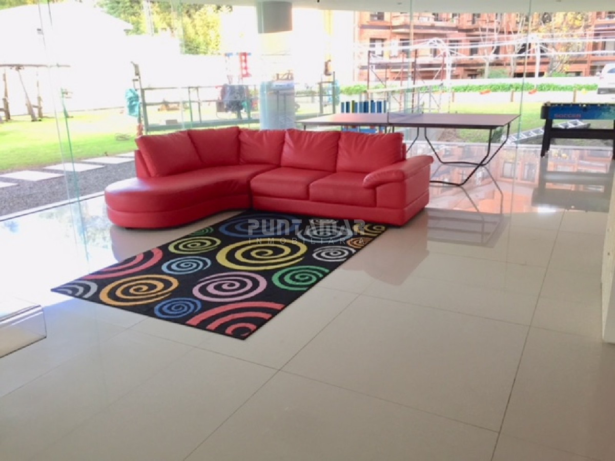 Apartamento ID.7021 - APARTAMENTO EN VENTA EN EDIFICIO TRESSESENTA , PISO ATO AL FRENTE