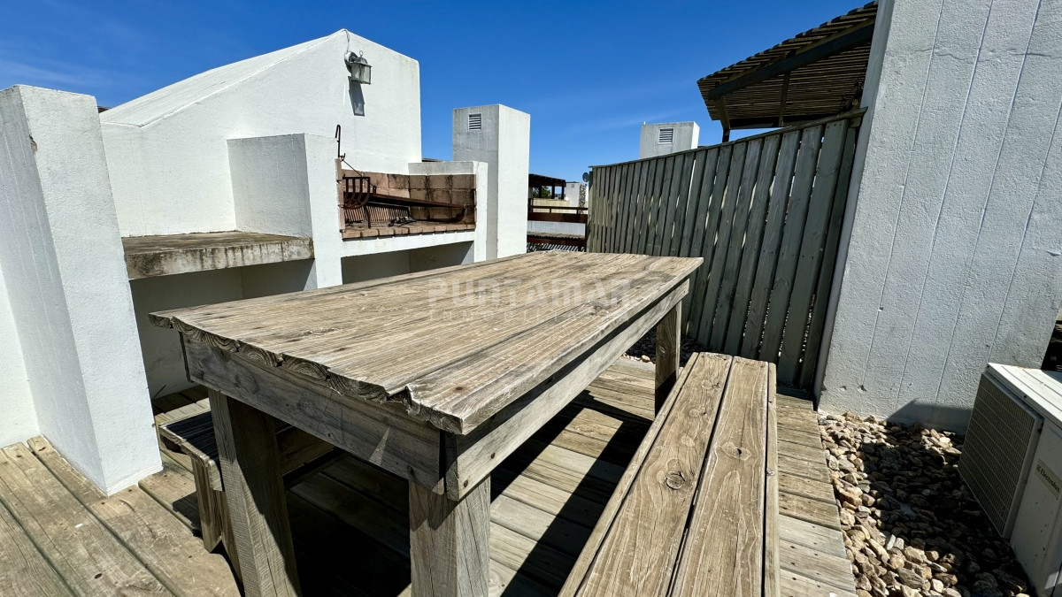 Apartamento ID.210180 - LUMINOSO APARTAMENTO DE 1 DORMITORIO Y AZOTEA PROPIA EN MANANTIALES 