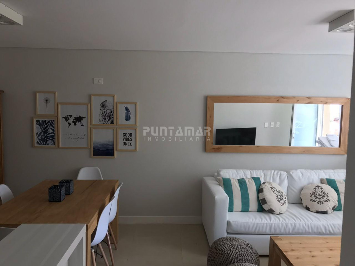 Apartamento ID.211984 - APARTAMENTO EN ALQUILER CON UN LINDO PATIO CON PARRILLERO Y JARDIN SUPER DISFRUTABLE. 