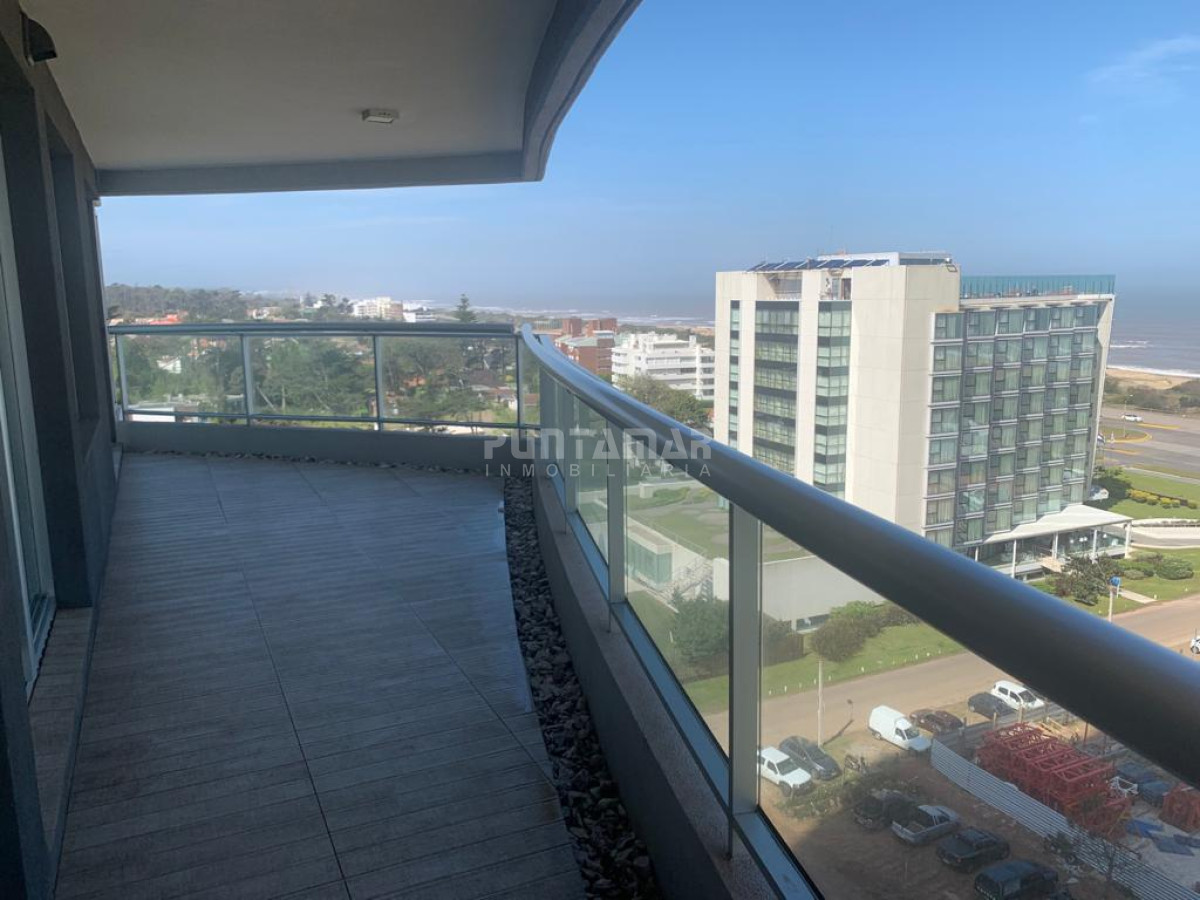 Apartamento ID.212207 - DEPARTAMENTO DE 3 DORMITORIOS EN LA BRAVA EN EDIFICIO DE CATEGORIA