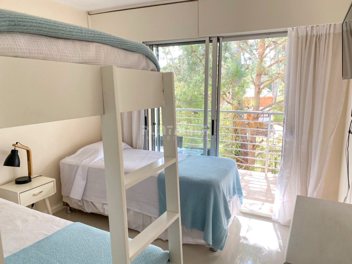 Apartamento ID.213073 - OPORTUNIDAD APARTAMENTO 2 DORM CON TERRAZA A 1 CUADRA DEL MAR