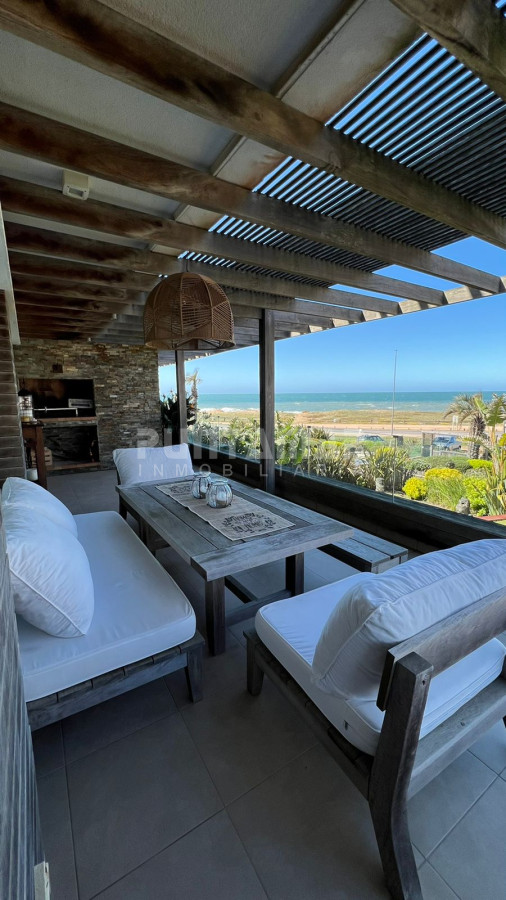 Apartamento ID.212885 -  APARTAMENTO FRENTE AL MAR CON TERRAZA Y PARRILLERO , ALQUILER DE  TEMPORADA 