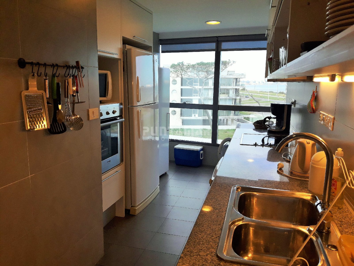 Apartamento ID.211775 - DIVINO DUPLEX DE TRES DORMITORIOS, AMPLIA TERRAZA Y UNA VISTA INCREÍBLE HACIA EL MAR
