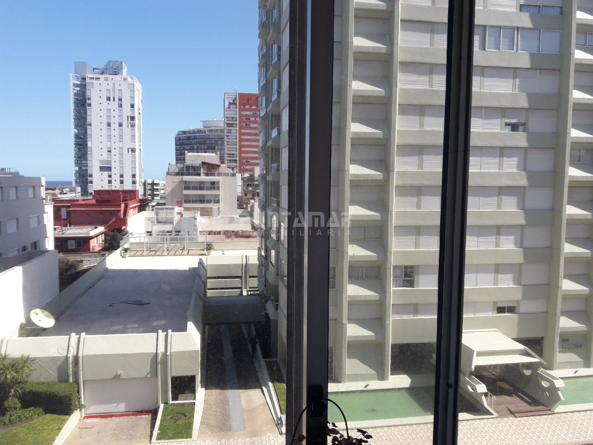 Apartamento ID.1254 - Edificio con servicio de mucamas ubicado en La Península a pasos del puerto
