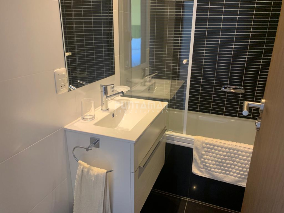 Apartamento ID.212207 - DEPARTAMENTO DE 3 DORMITORIOS EN LA BRAVA EN EDIFICIO DE CATEGORIA