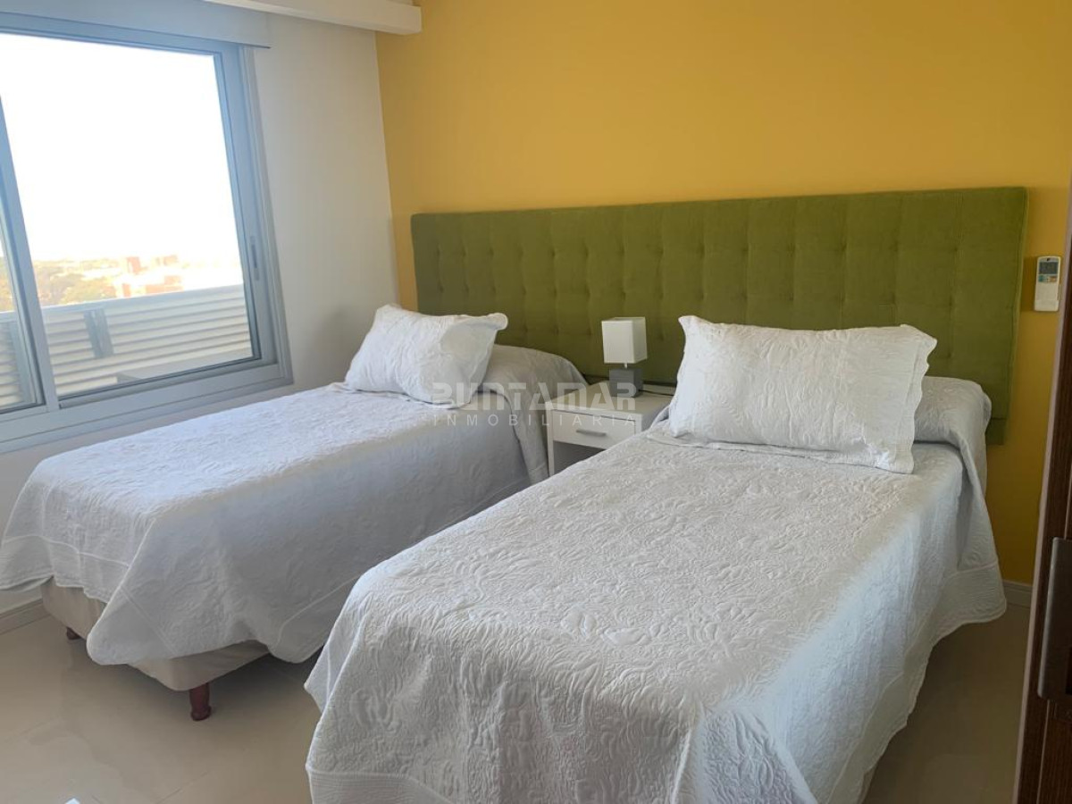 Apartamento ID.212207 - DEPARTAMENTO DE 3 DORMITORIOS EN LA BRAVA EN EDIFICIO DE CATEGORIA