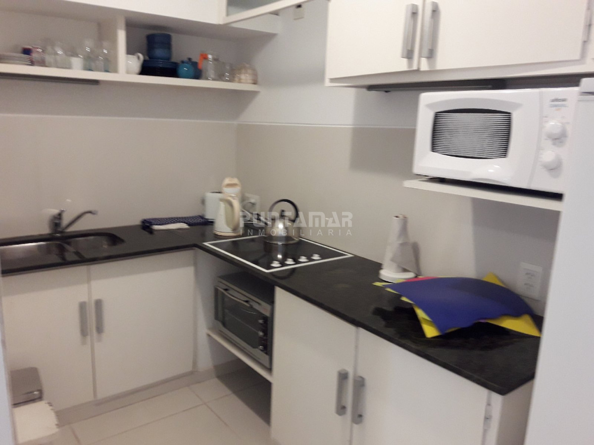 Apartamento ID.1271 - LINDO APARTAMENTO UBICADO EN PENINSULA, UN DORMITORIO, TERRAZA CON VISTA HACIA EL MAR Y MUY LUMINOSO.!!