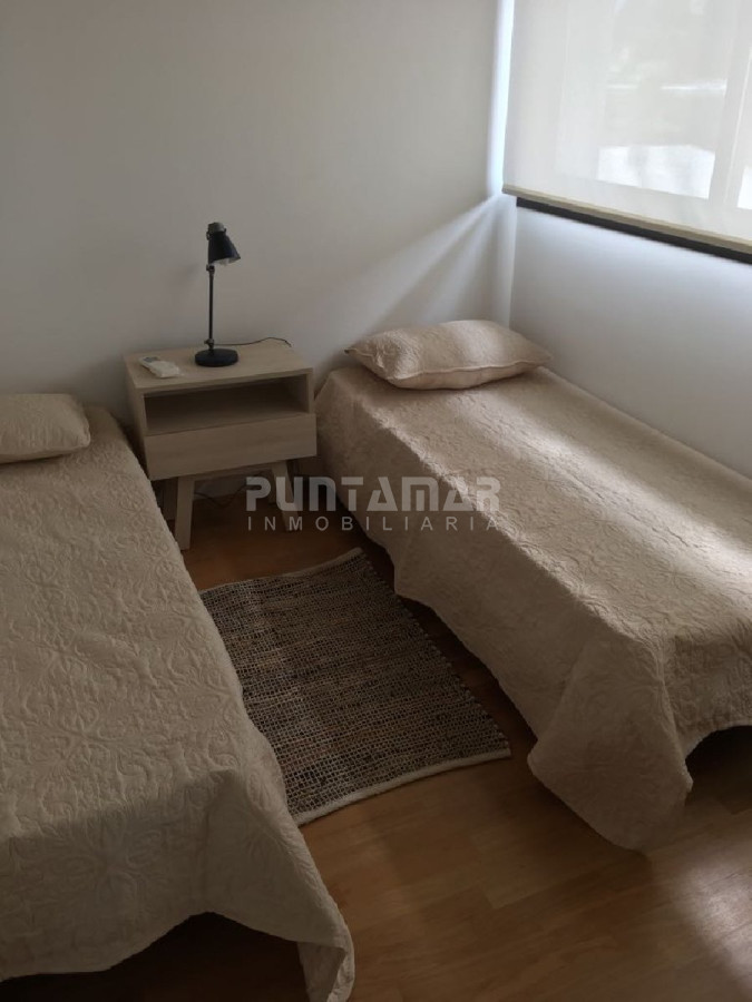 Apartamento ID.211721 - APARTAMENTO UBICADO EN ZONA DE PLAYA MANSA FRENTE AL MAR, TERRAZA AL FRENTE CON MUY BUENA VISTA HACIA LA PLAYA