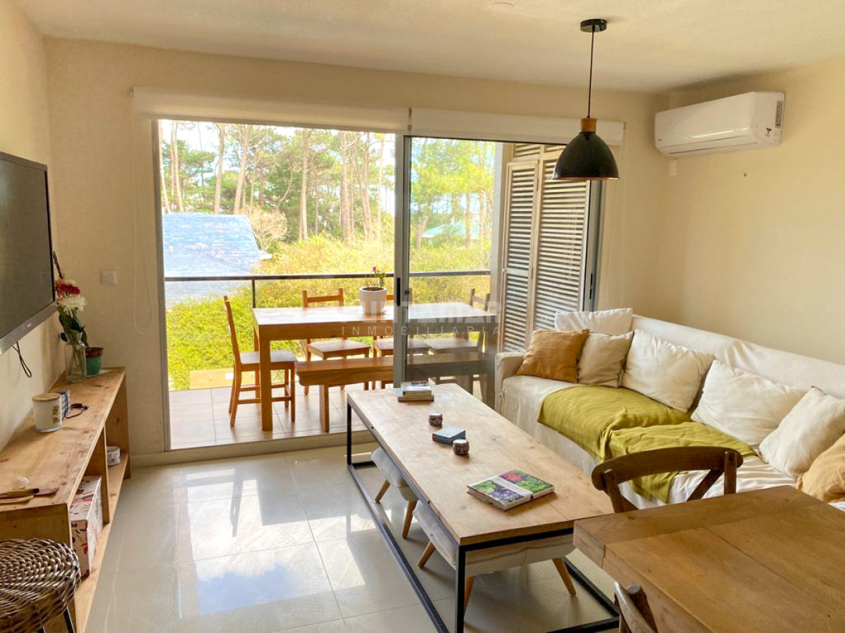 Apartamento ID.213073 - OPORTUNIDAD APARTAMENTO 2 DORM CON TERRAZA A 1 CUADRA DEL MAR