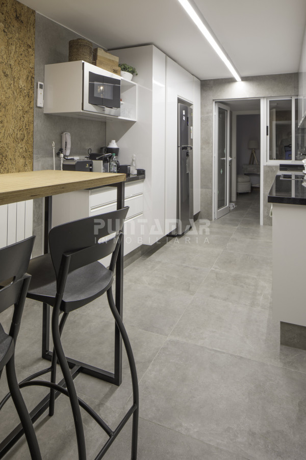 Apartamento ID.213482 - ESPECTACULAR APARTAMENTO RECICLADO DE 3 DORMITORIOS Y DEPENDENCIA CON VISTA AL MAR
