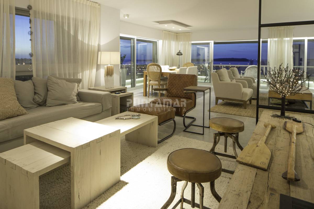 Apartamento ID.213482 - ESPECTACULAR APARTAMENTO RECICLADO DE 3 DORMITORIOS Y DEPENDENCIA CON VISTA AL MAR