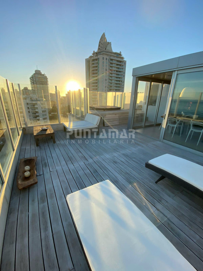 Apartamento ID.213634 - EXCLUSIVO DEPARTAMENTO DE 2 DORMITORIOS CON TERRAZA, PARRILLERO Y JACUZZI PROPIOS