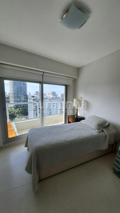 Apartamento ID.211769 - DEPARTAMENTO EN TORRE DE CATEGORIA CON VISTA A PLAYA MANSA