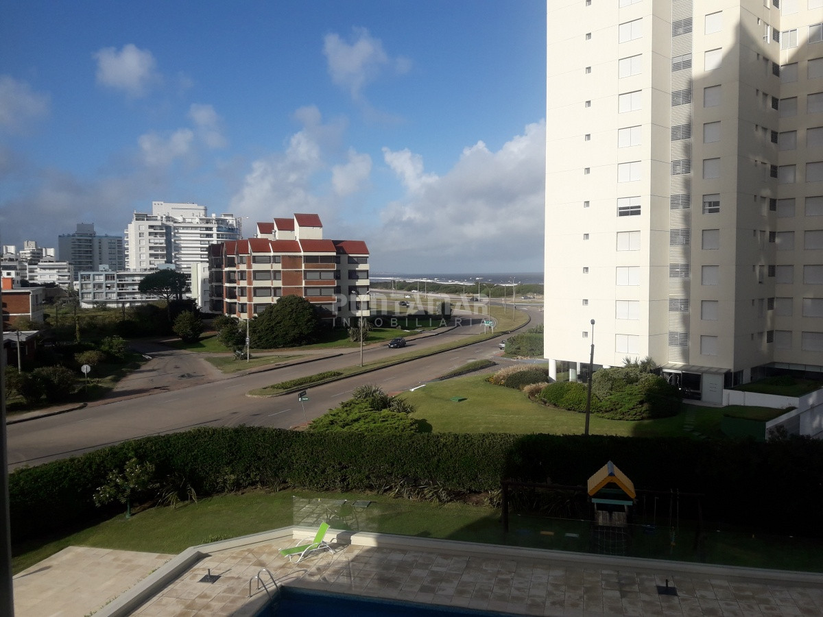 Apartamento ID.211935 - CONFORTABLE APARTAMENTO DE 2 DORMITORIOS UNO EN SUITE , TORRE CON SERVICIOS Y GARAGE