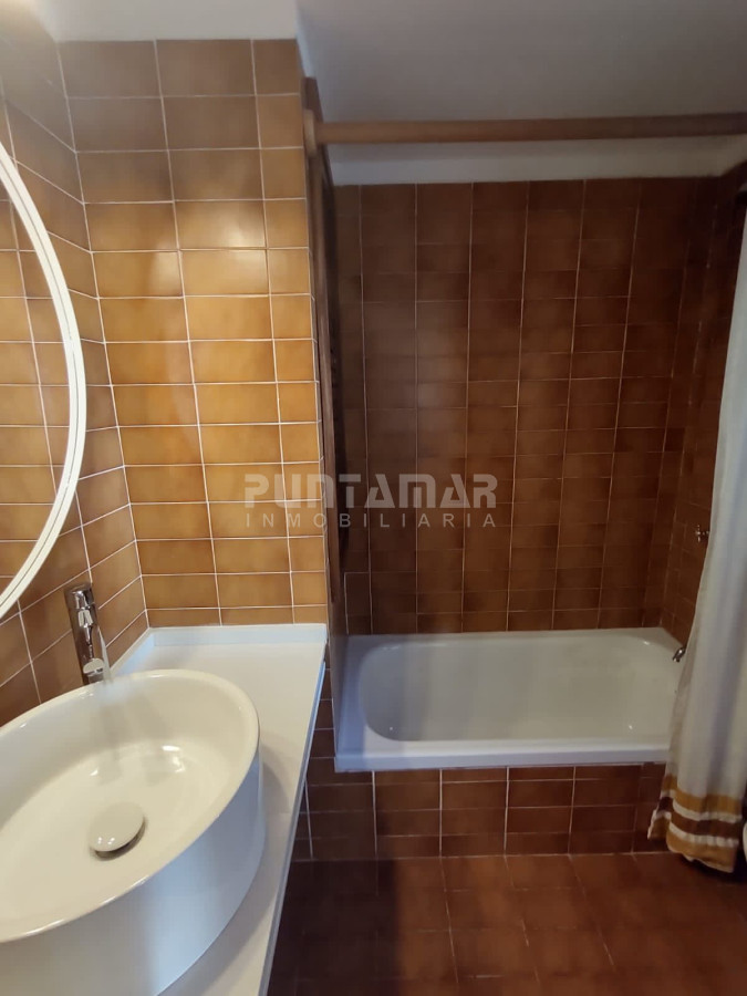 Apartamento ID.1049 - Alquiler de Apartamento en Peninsula, 1 dormitorios 