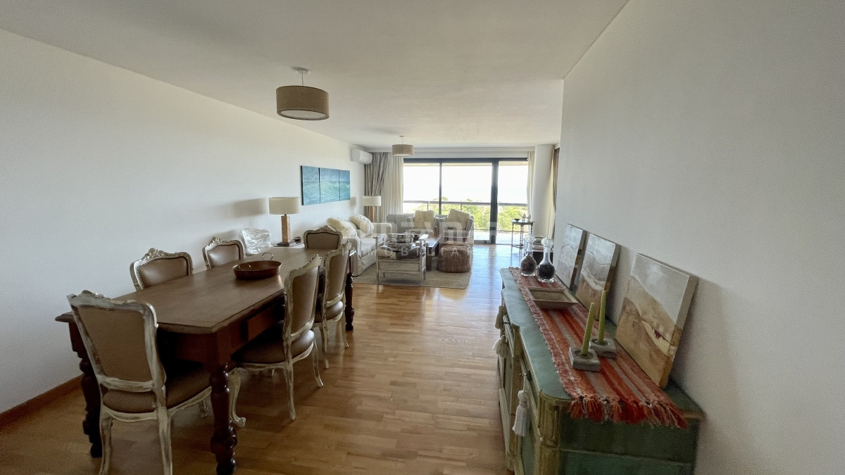 Apartamento ID.213160 - ALQUILER HERMOSO APARTAMENTO SOBRE EL MAR PARADA 26 DE LA BRAVA 