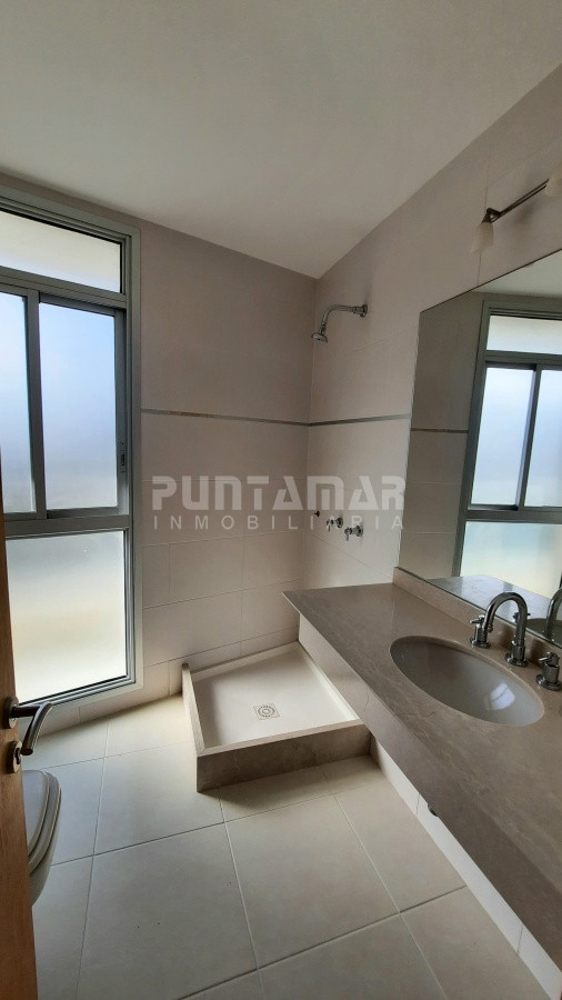 Apartamento ID.211769 - DEPARTAMENTO EN TORRE DE CATEGORIA CON VISTA A PLAYA MANSA