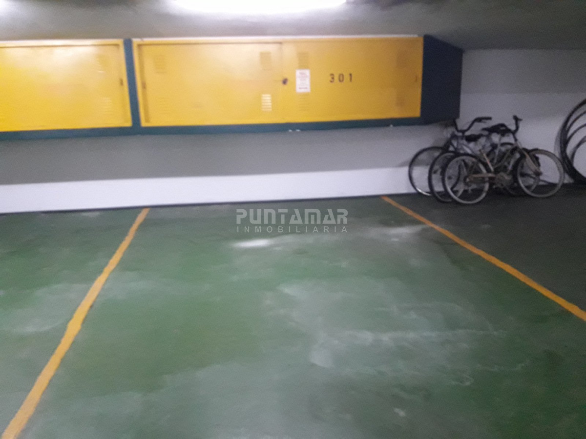 Apartamento ID.1274 - APARTAMENTO DE 3 DORMITORIOS EN LA PENÍNSULA CON BALCON AL FRENTE Y VISTA AL MAR