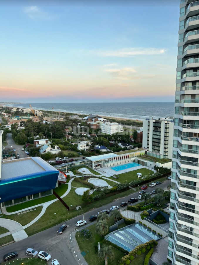 Apartamento ID.213817 - VENTA DEPARTAMENTO DE 3 DORMITORIOS EN QUARTIER DEL MAR.