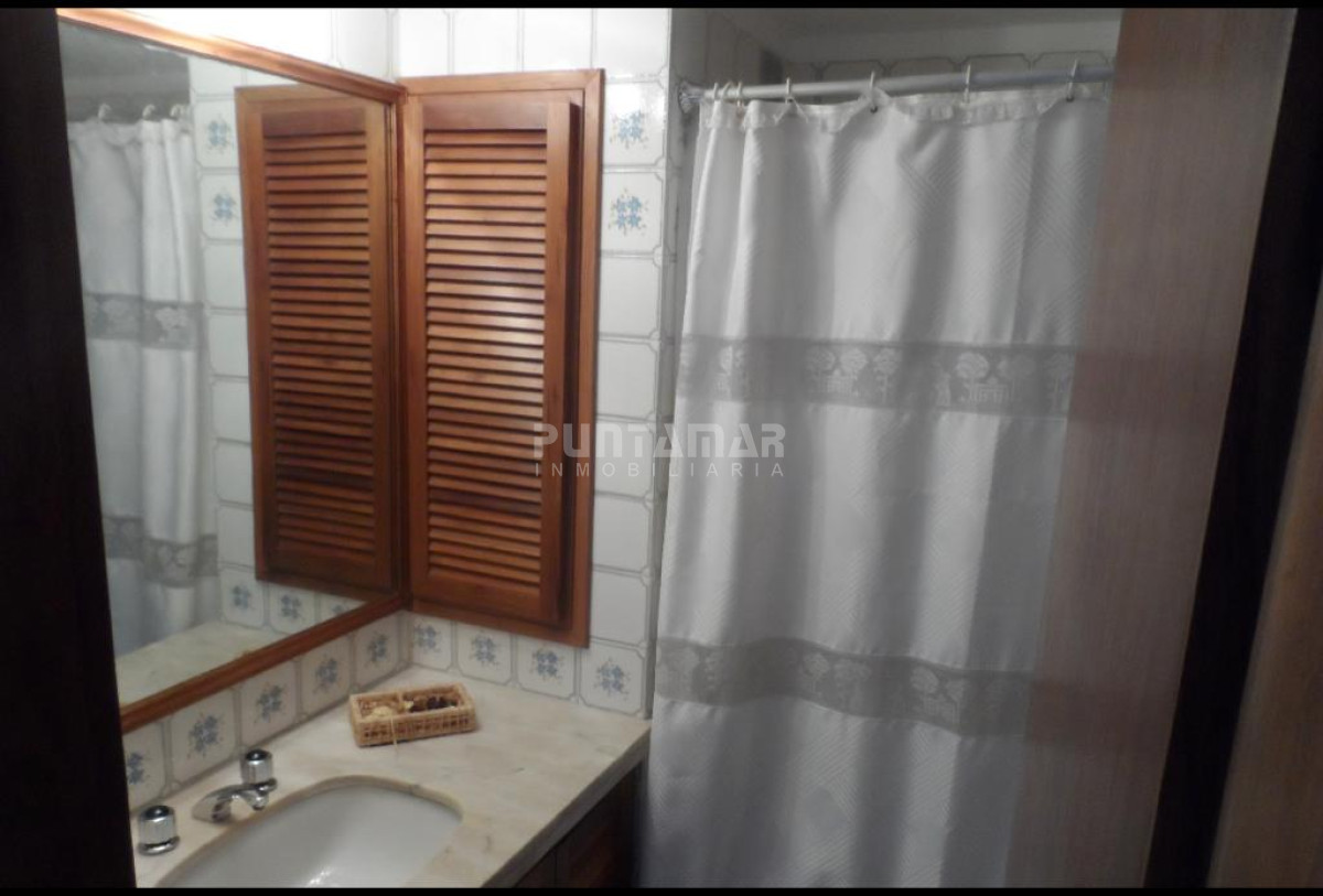 Apartamento ID.213390 - DEPARTAMENTO DE 4 DORMITORIOS EN ZONA ROOSEVELT 