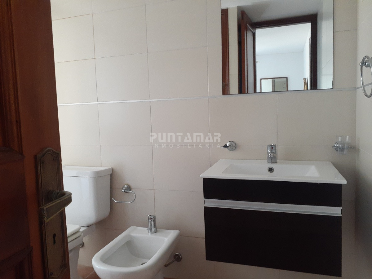 Apartamento ID.212941 - APARTAMENTO EN VENTA PRIMERA LINEA DE  LA PLAYA BRAVA PUNTA DEL ESTE