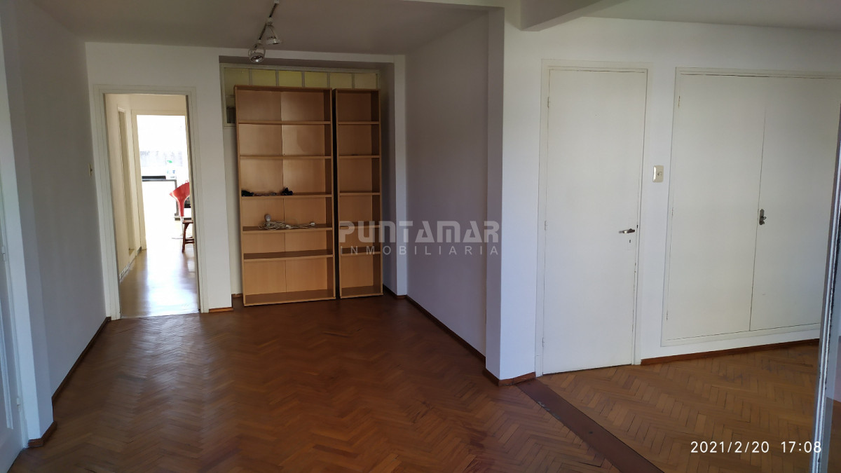 Apartamento ID.212850 - APARTAMENTO EN LA BLANQUEADA, MONTEVIDEO, IDEAL PARA INVERSION