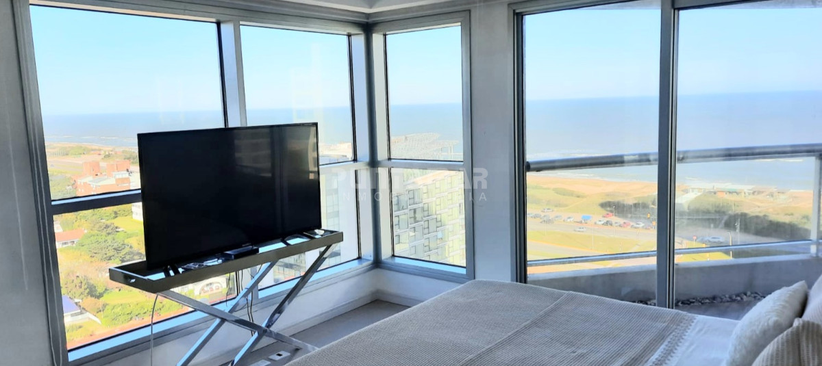 Apartamento ID.212418 - EXCELENTE APARTAMENTO EN EDIFICIO LOOK BRAVA, 3 DORMITORIOS, 1 EN SUITE, BALCON TERRAZA CON PARRILLERO,GARAGE 