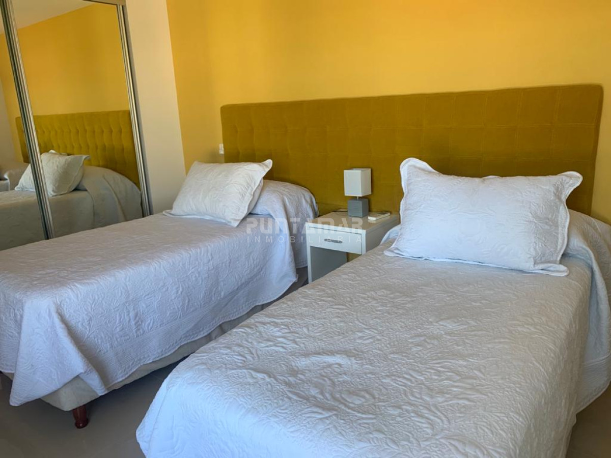 Apartamento ID.212207 - DEPARTAMENTO DE 3 DORMITORIOS EN LA BRAVA EN EDIFICIO DE CATEGORIA